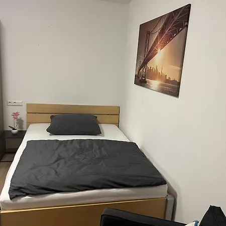 Nr 7 Am Stuttgarter Flughafen Und Messe דירה *